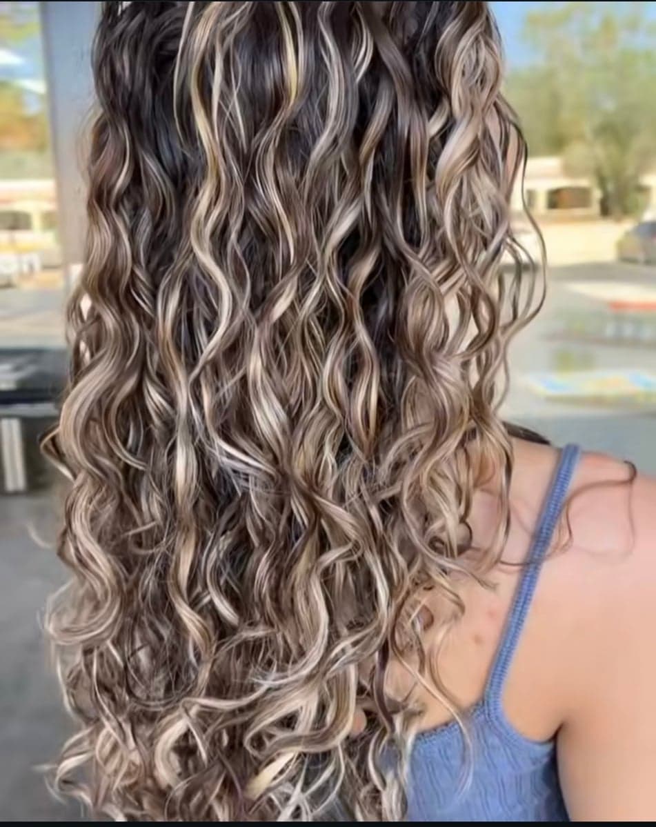 Curls Gone Wild gallery image
