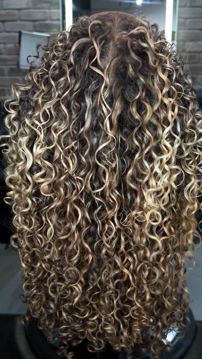 City Curl Studio gallery image