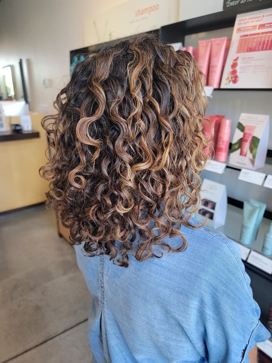 DeAnna's Hair Haven gallery image
